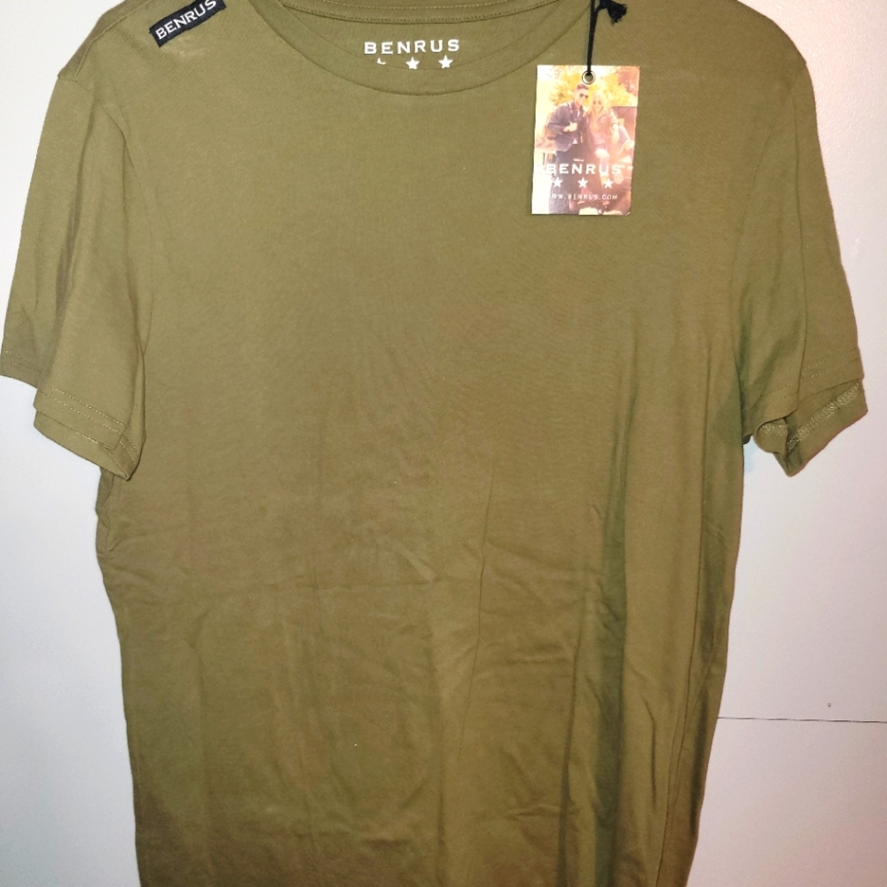Benrus Large men's t-shirt NWT